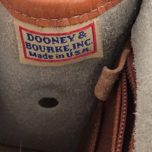 Vintage Dooney & Bourke all weather leather cross body. White leather/ tan trim - Picture 8 of 14